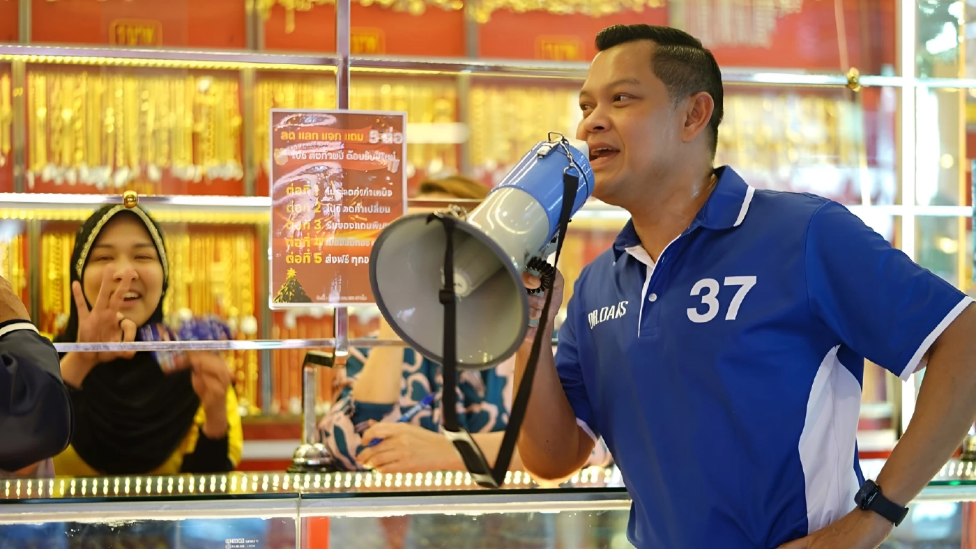 นายธนกร วังบุญคงชนะ รมว.อุตสาหกรรม และผู้สมัคร สส.บัญชีรายชื่อ พรรคภูมิใจไทย