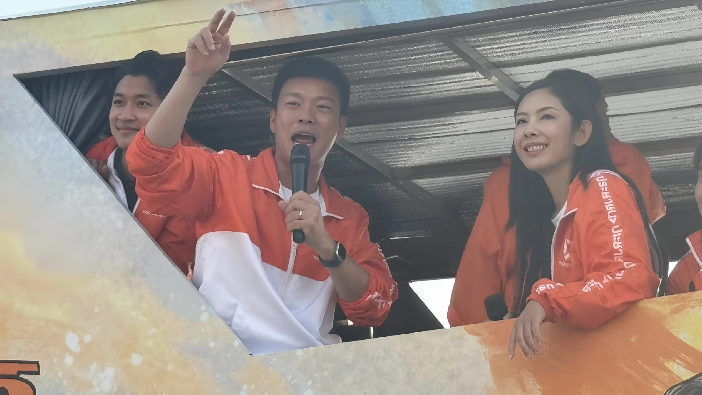 เปิดคลิป! "เท้ง" ร่วมปล่อยคาราวาน เดินสายขอคะแนน "เลือกอนาคต" ปักธงส้มทุกจังหวัด