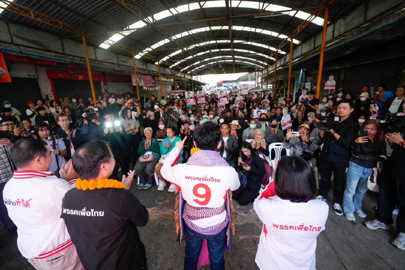 ลุยหนองคาย! "ยศชนัน" ขอคะแนนชาวบ้าน ชูเศรษฐกิจชายแดน-ปราบยาเสพติด ขอเหมายกจังหวัด