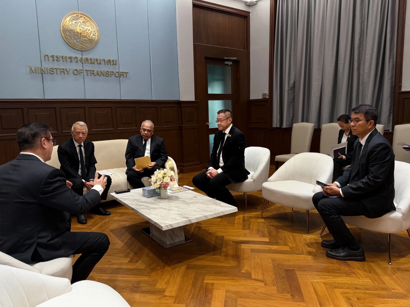 “พิพัฒน์” เร่งเยียวยาเครนถล่ม สั่งจ่ายทันที เสียชีวิตรายละล้าน