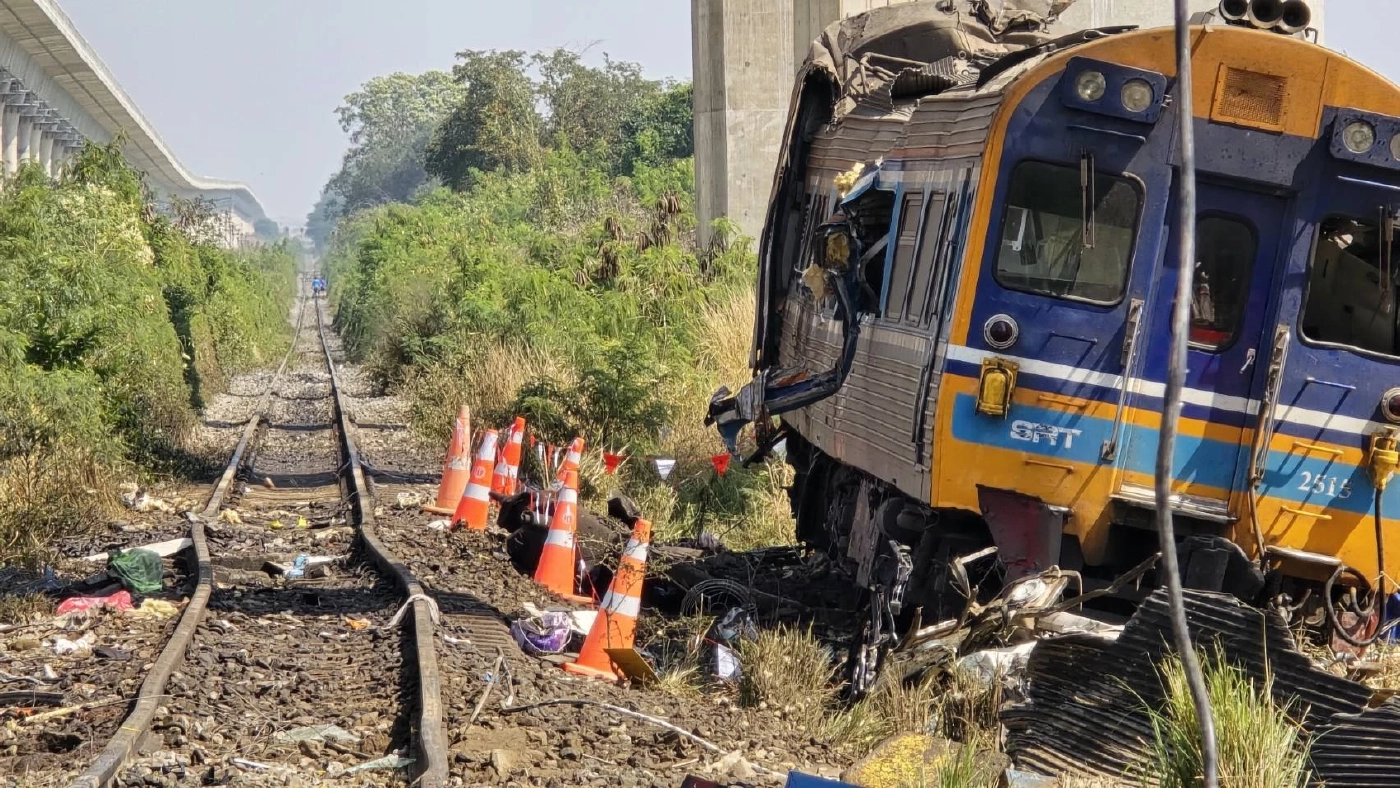 สอบเครียดวิศวกร! "ผู้การโคราช" ตั้งทีมเฉพาะกิจสางปมเครนถล่มทับรถไฟสีคิ้ว