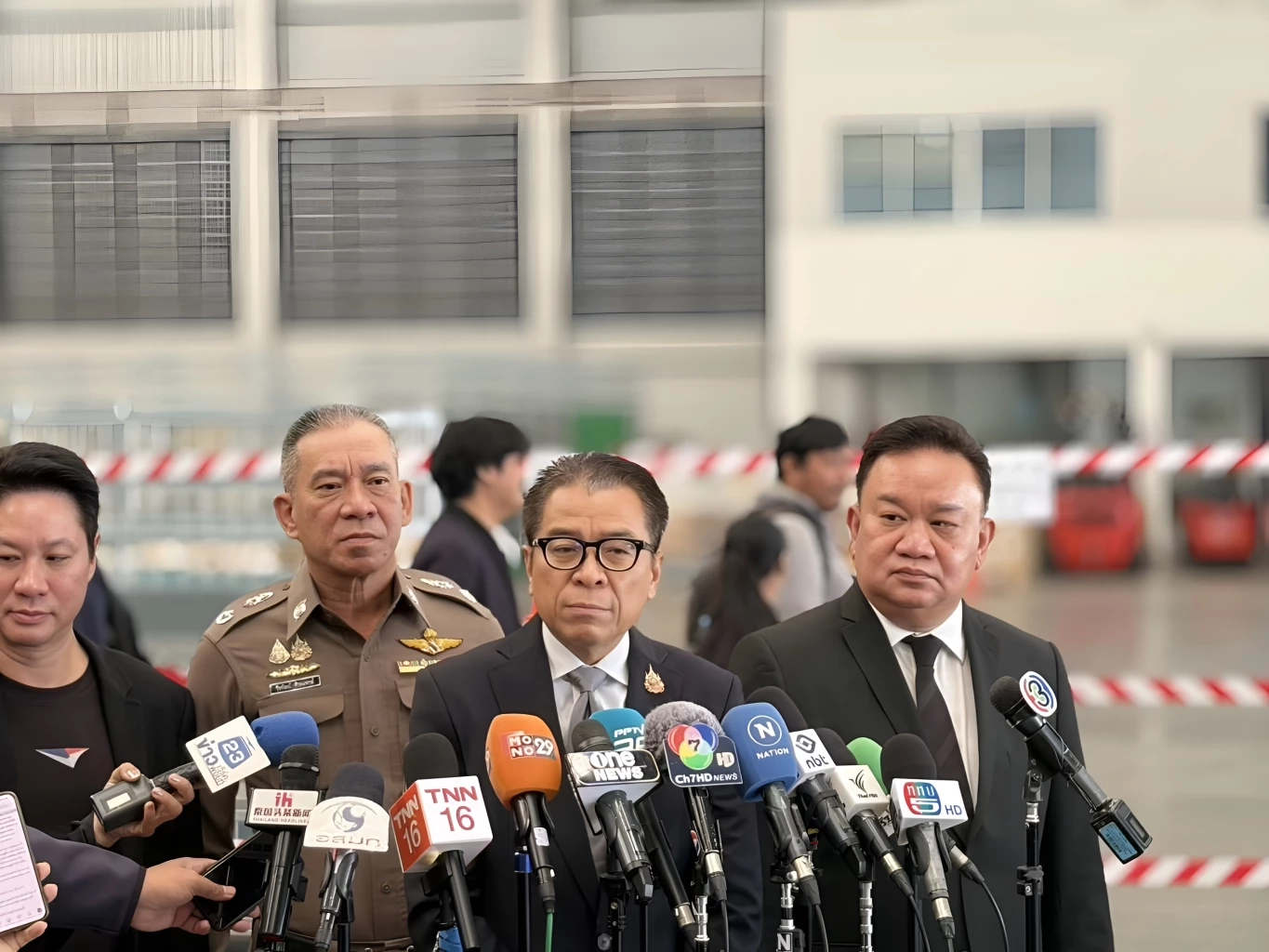 "กกต. - สตช. - ไปรษณีย์ไทย - กรมการกงสุล" จับมือเตรียมส่ง "บัตรเลือกตั้ง-ประชามติ"