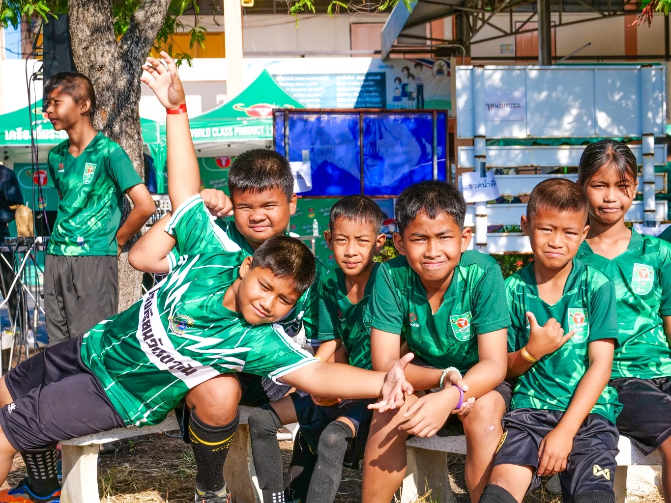 คาราบาว สานฝันนักเตะจิ๋ว! เปิด "สนามแห่งโอกาส" ติวเข้มทักษะฟุตบอลเยาวชนบางปะกง