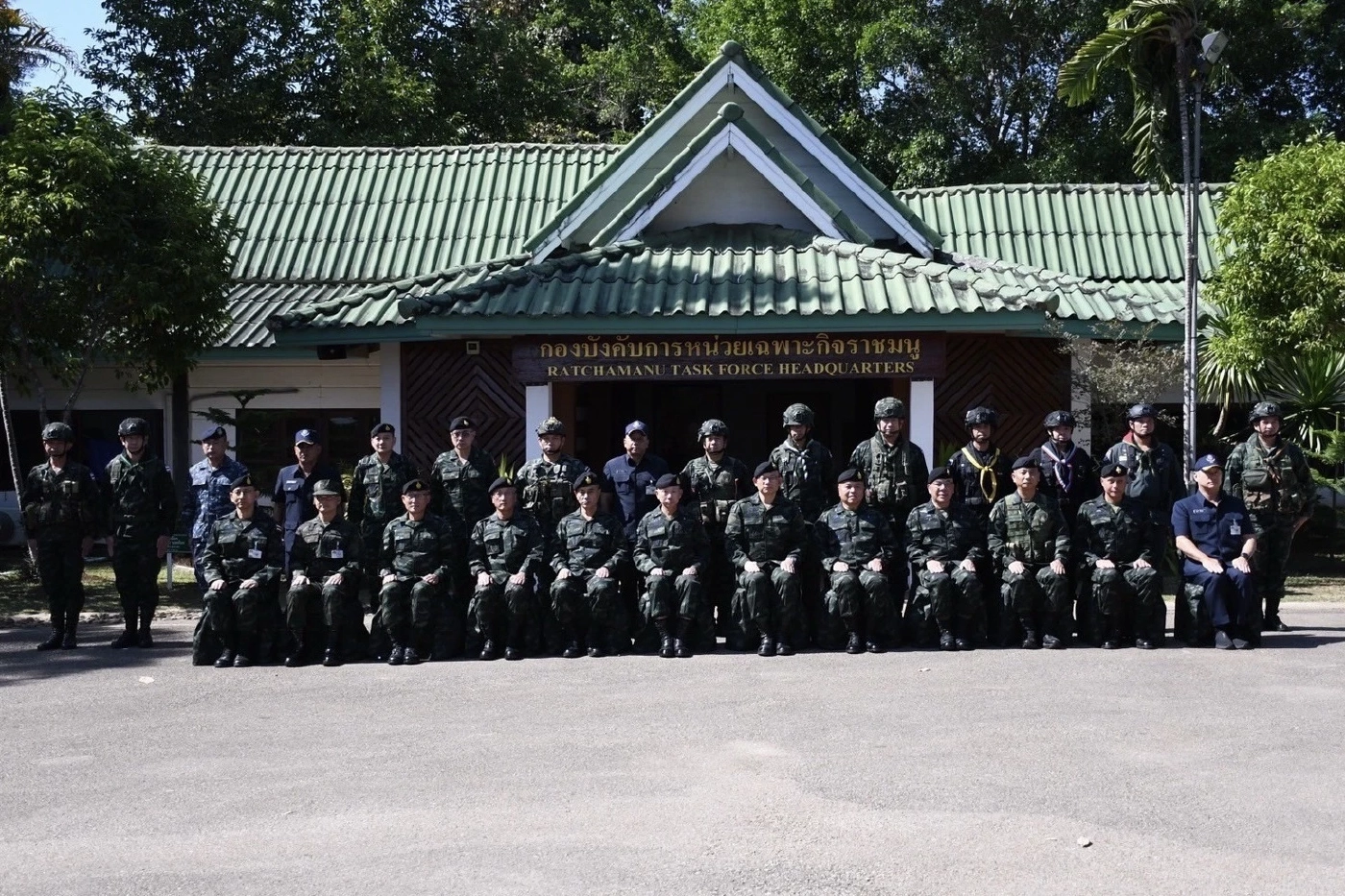 "ผบ.ทสส." ลงพื้นที่แม่สอด ตรวจแนวชายแดนตะวันตก ด้าน "ปลัดกลาโหม" ลงพื้นที่กองกำลังผาเมือง เชียงใหม่