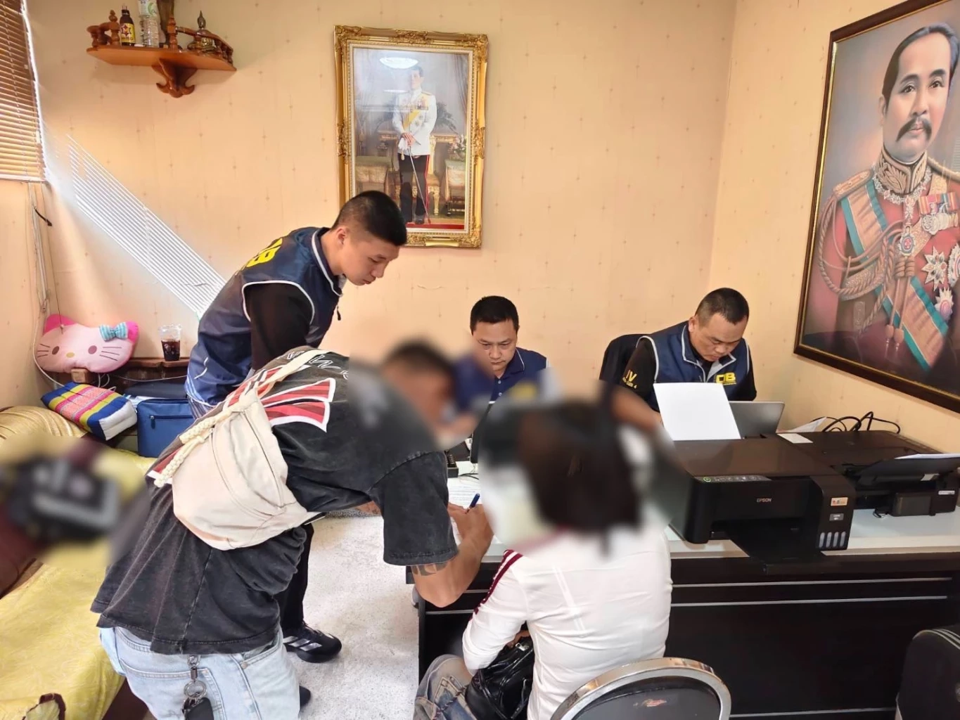 ตามรวบเพิ่มอีก 2  ผู้ร่วมขบวนการนายอำเภอเวียงแหง ทุจริตทำบัตรสวมสิทธิ์คนไทยให้แก๊งจีนเทา