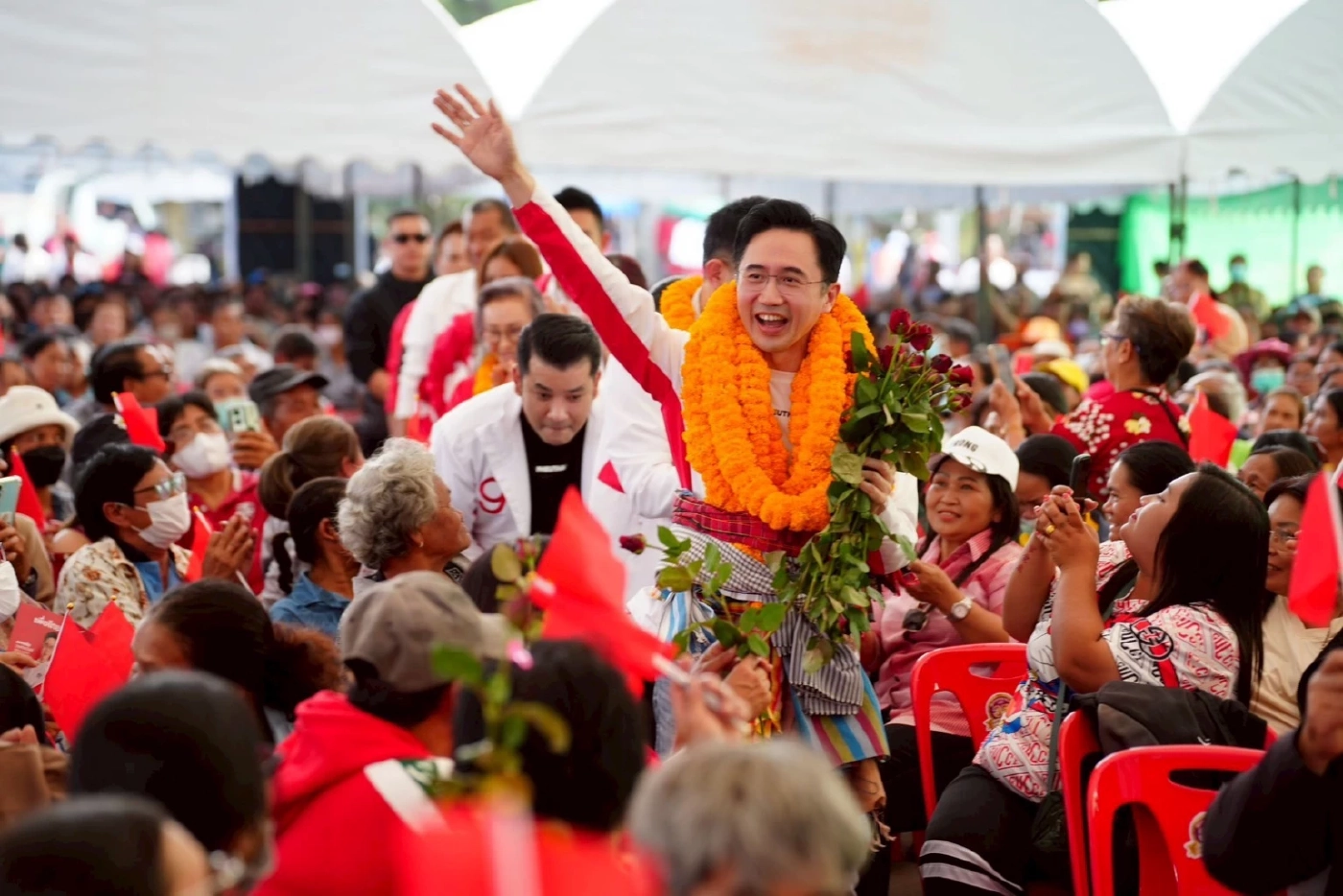 "ยศชนัน" ชู "คนละครึ่งโปรแม็กซ์" รัฐจ่าย 70% ประชาชนจ่าย 30%