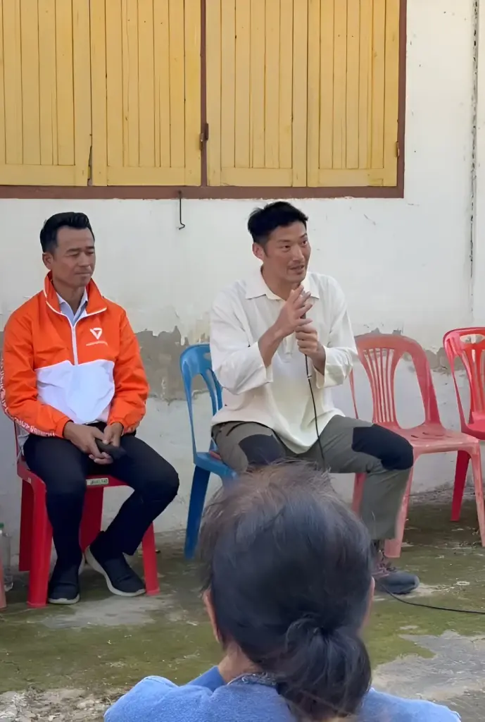 เปิดคลิป! "ธนาธร" อ้อนชาวอุบล ขอโอกาส "คนรุ่นใหม่บริหารประเทศ"