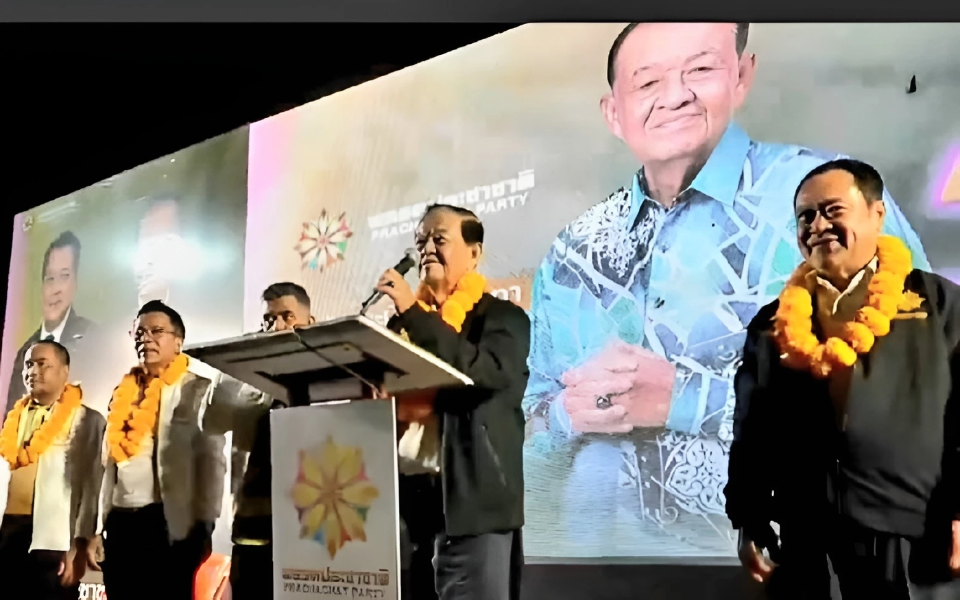 "วันนอร์" ส่งสารถึง "ผู้ว่าฯปัตตานี" เตือน "ปลัด-นายอำเภอ" วางตัวเป็นกลาง หลังพบพิรุธในพื้นที่