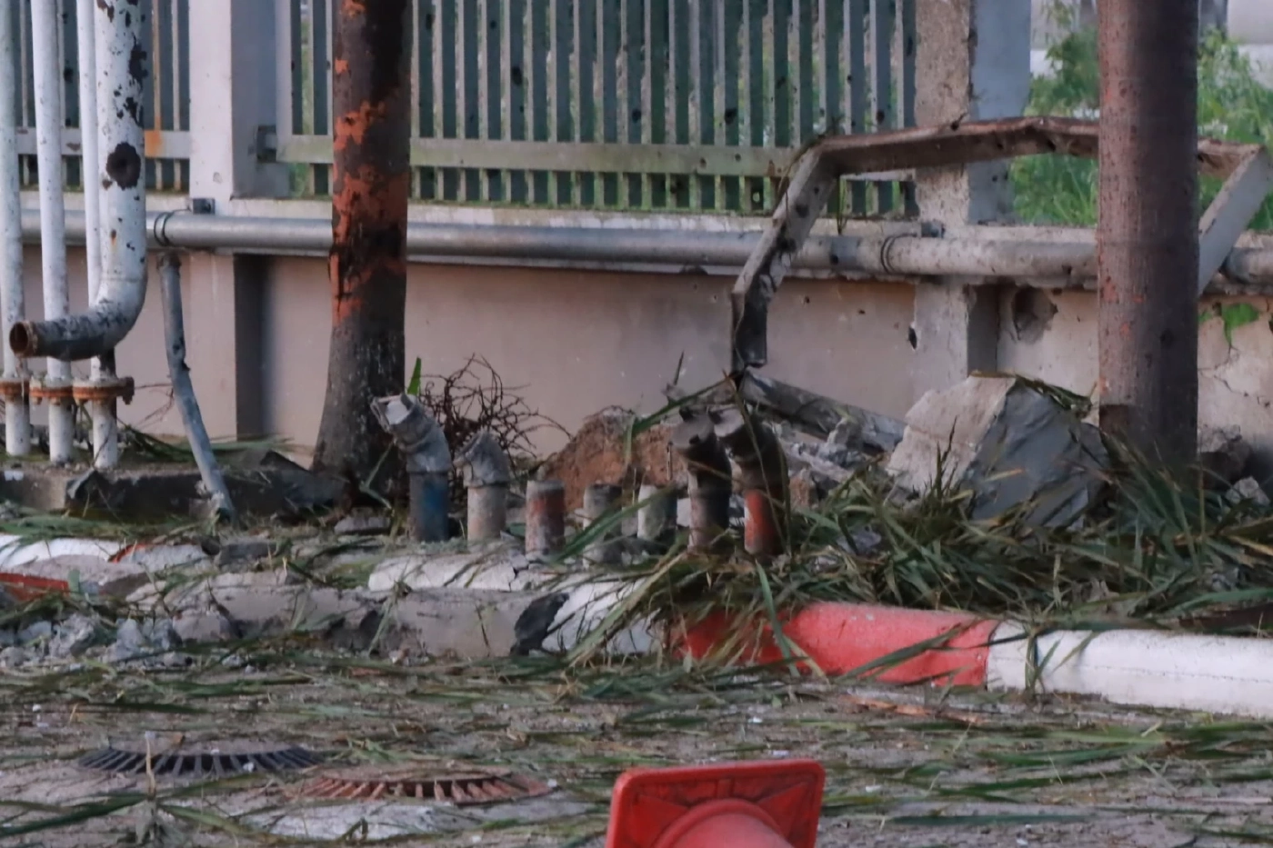 “พิพัฒน์” ตรวจเหตุบึ้ม - วางเพลิงปั๊มน้ำมัน ยันรัฐเยียวยา 100%