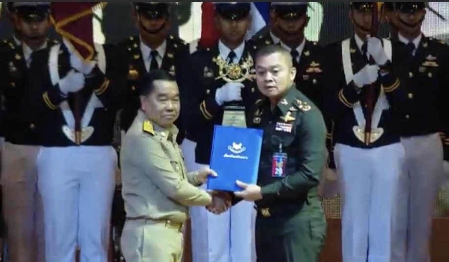 รร.เตรียมทหาร คึกคัก ศิษย์เก่าตบเท้าร่วมวันครบรอบปีที่ 68 มอบรางวัล "เกียรติยศจักรดาว"