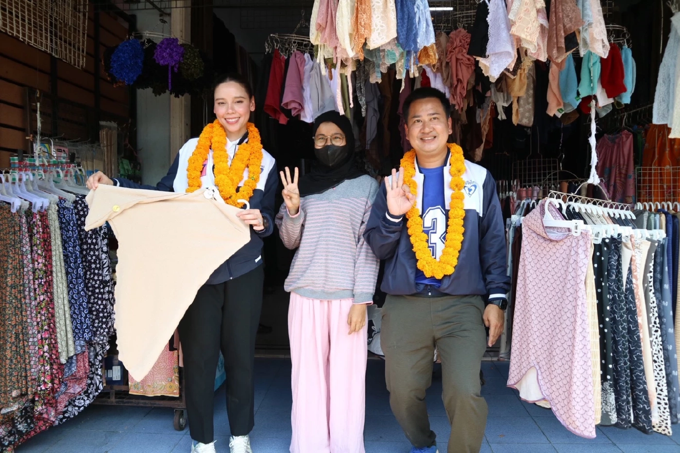 "ซาบีดา" ลุยหาเสียงสงขลา-สตูล ขอคะแนนให้ "ภูมิใจไทย" นอนมา