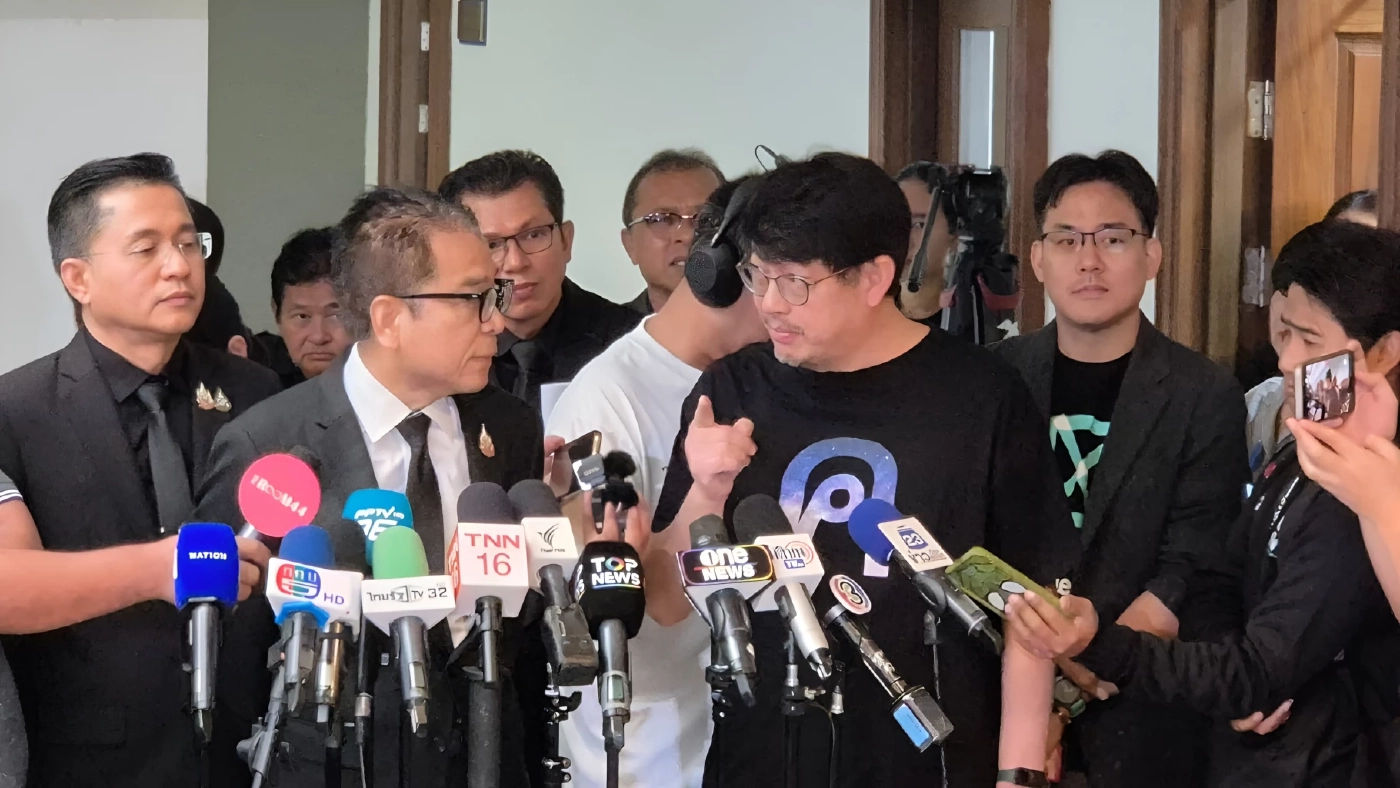 "บก.ลายจุด – ไอลอว์" บุกถาม "แสวง บุญมี" ซักปัญหาค่าใช้จ่ายพรรคการเมือง ในการรณรงค์ประชามติ