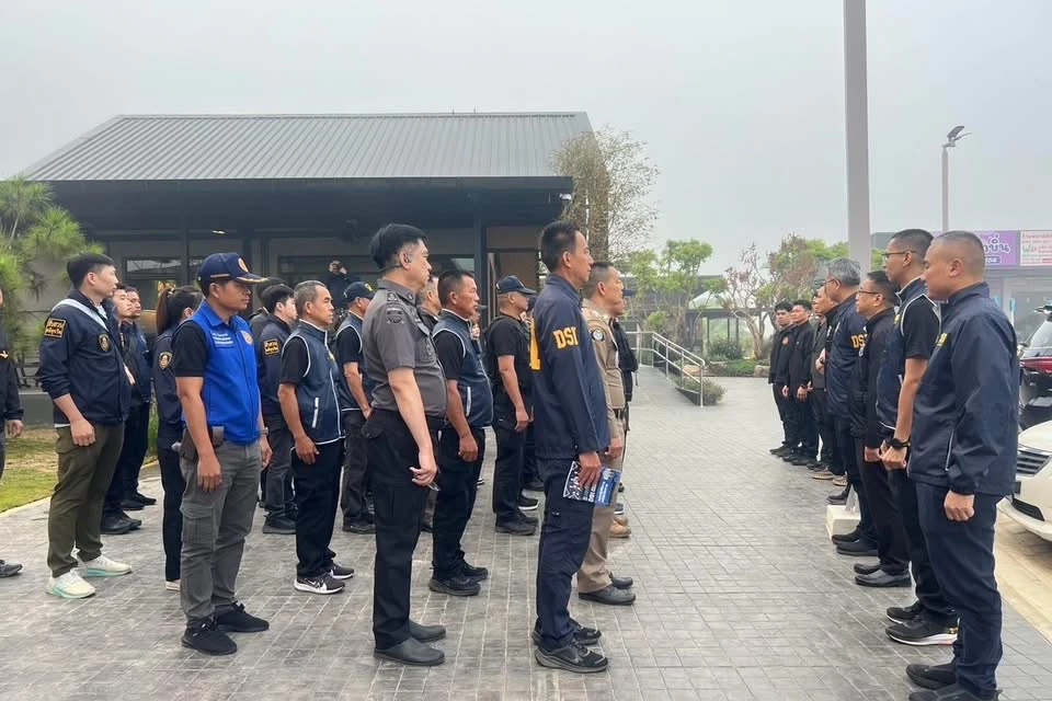 บุกจับ "ปลัดอำเภอ-จนท.รวม 6 ราย" สวมสิทธิ์คนไทยให้ "จีนเทา"