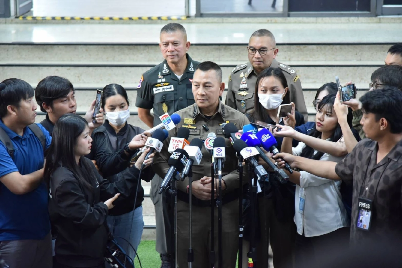  พล.ต.อ.กิตติ์รัฐ พันธุ์เพ็ชร์ ผู้บัญชาการตำรวจแห่งชาติ (ผบ.ตร.)