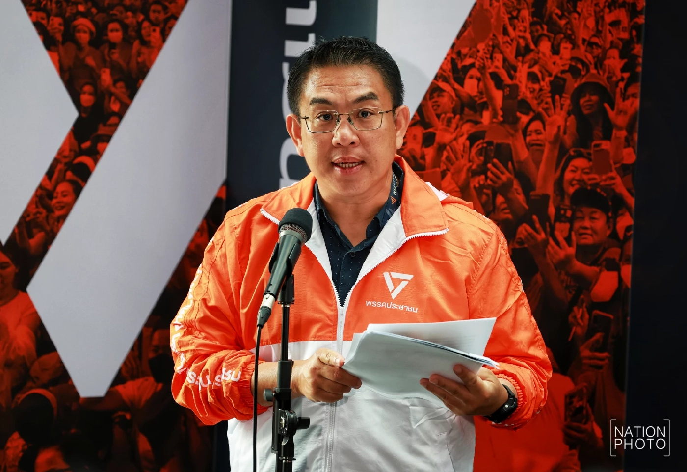 วิโรจน์ ลักขณาอดิศร 