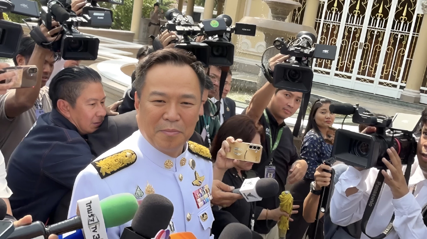 "อนุทิน" ปัดตอบปม ตีตกชื่อ "สุริยะ-สมศักดิ์" นั่ง รมต. บอก ยังไม่ได้คุย