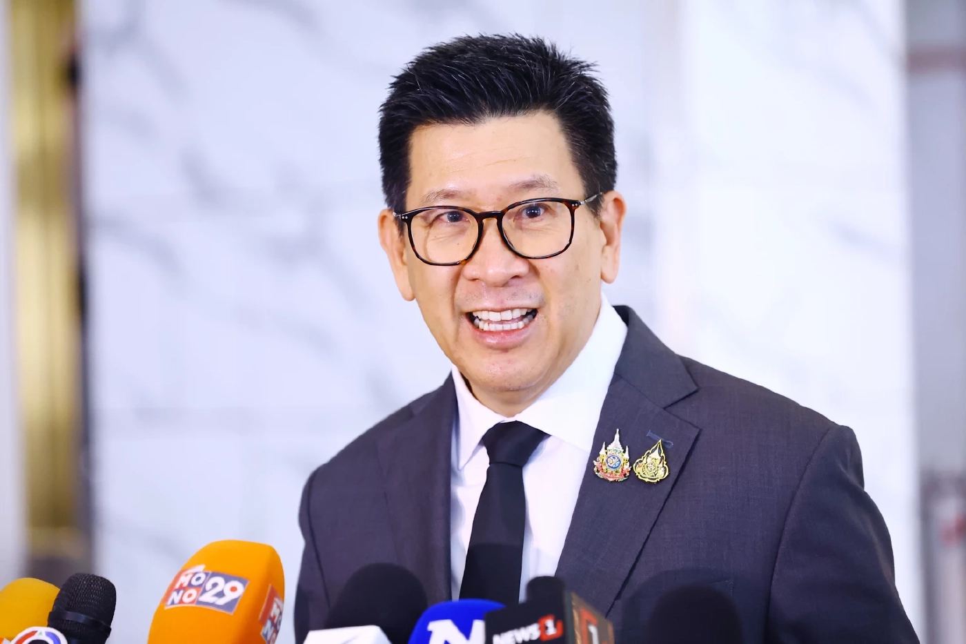 เอกนิติ นิติทัณฑ์ประภาศ รองนายกรัฐมนตรีและรัฐมนตรีว่าการกระทรวงการคลัง