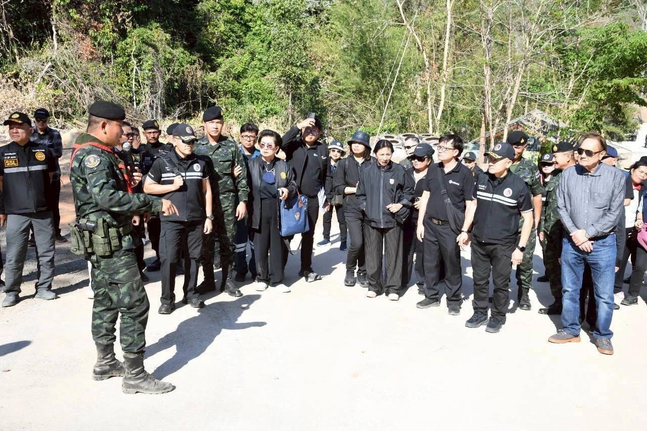 MEA ร่วมสนับสนุนความมั่นคงชายแดนอย่างต่อเนื่อง มอบท่อคอนกรีตมาตรฐานสูง สร้างหลุมหลบภัยแก่กองทัพบก ณ จังหวัดสุรินทร์