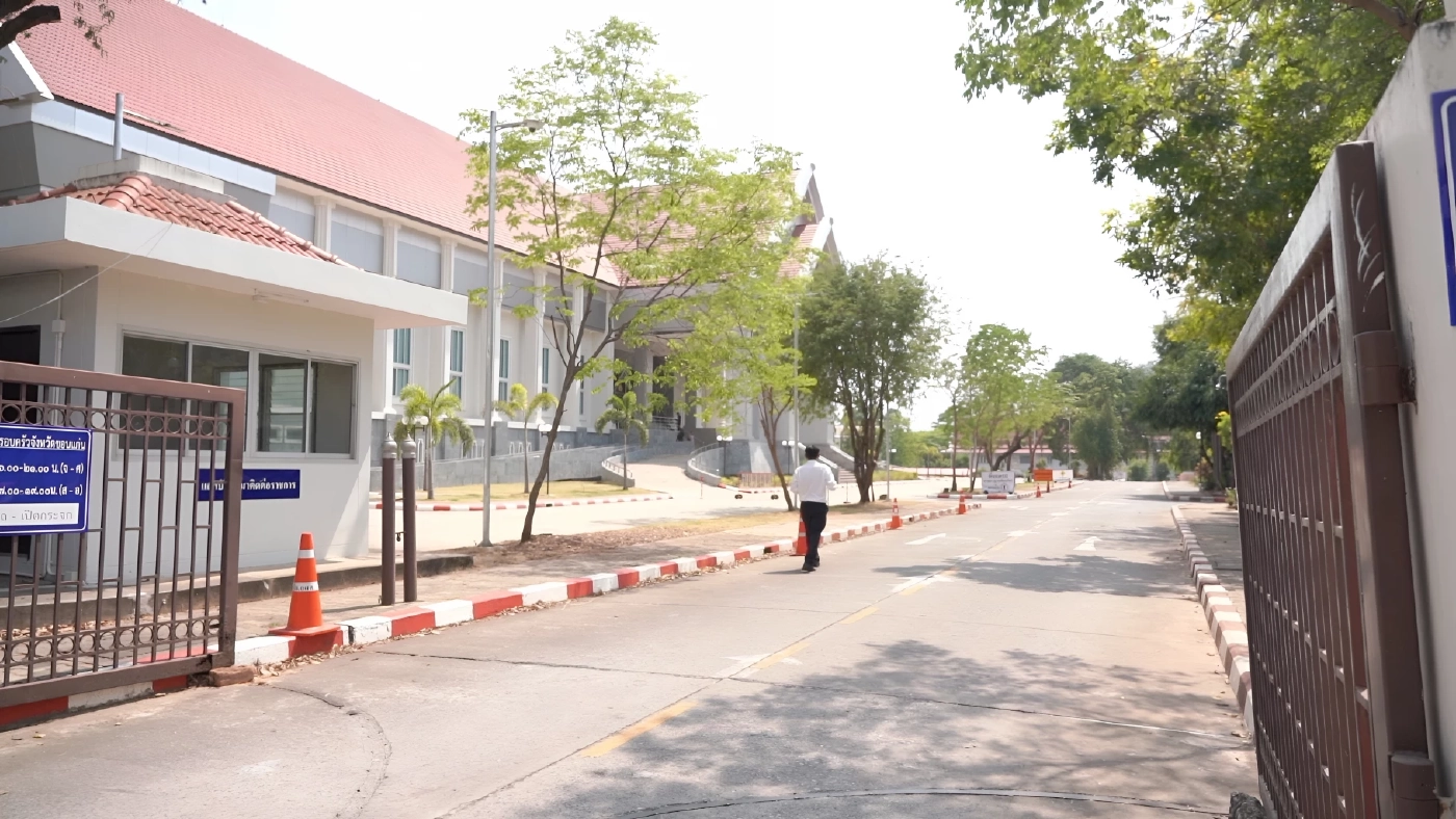 ร้อง ศาลอาญาคดีทุจริตฯ ฟ้อง ม.157 ปธ.กกต.และพวก ปม "คิวอาร์โค้ด" (มีคลิป)