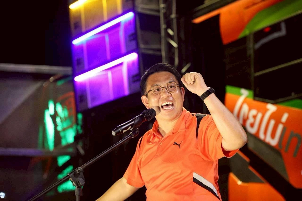 "วิโรจน์" เตรียมตรวจ "คิวอาร์โค้ด-บาร์โค้ด" บัตรเลือกตั้ง" หาก "คิวอาร์โค้ด" แต่ละใบไม่ซ้ำ ก็ชัดแล้วว่า "ไม่ลับ"