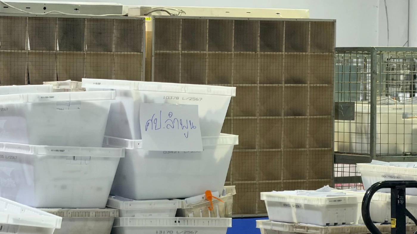 เปิดคลิป! "แสวง" ชิ่งหนีสื่อขึ้นเบนซ์ ปัดให้สัมภาษณ์ ปมปัญหาเลือกตั้งล่วงหน้า