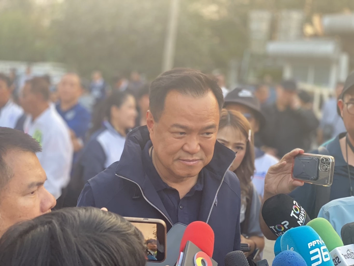 อนุทิน ชาญวีรกูล