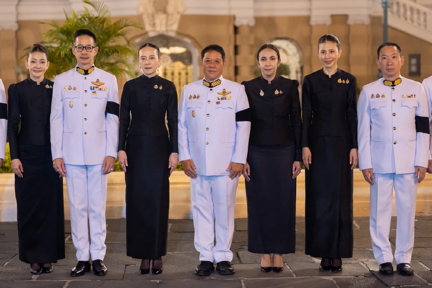 เมืองไทยประกันภัย-สมาคมกีฬาฟุตบอลฯ ร่วมเป็นเจ้าภาพบำเพ็ญกุศลและวางพวงมาลาถวายสักการะ พระบรมศพสมเด็จพระนางเจ้าสิริกิติ์ พระบรมราชินีนาถ พระบรมราชชนนีพันปีหลวง