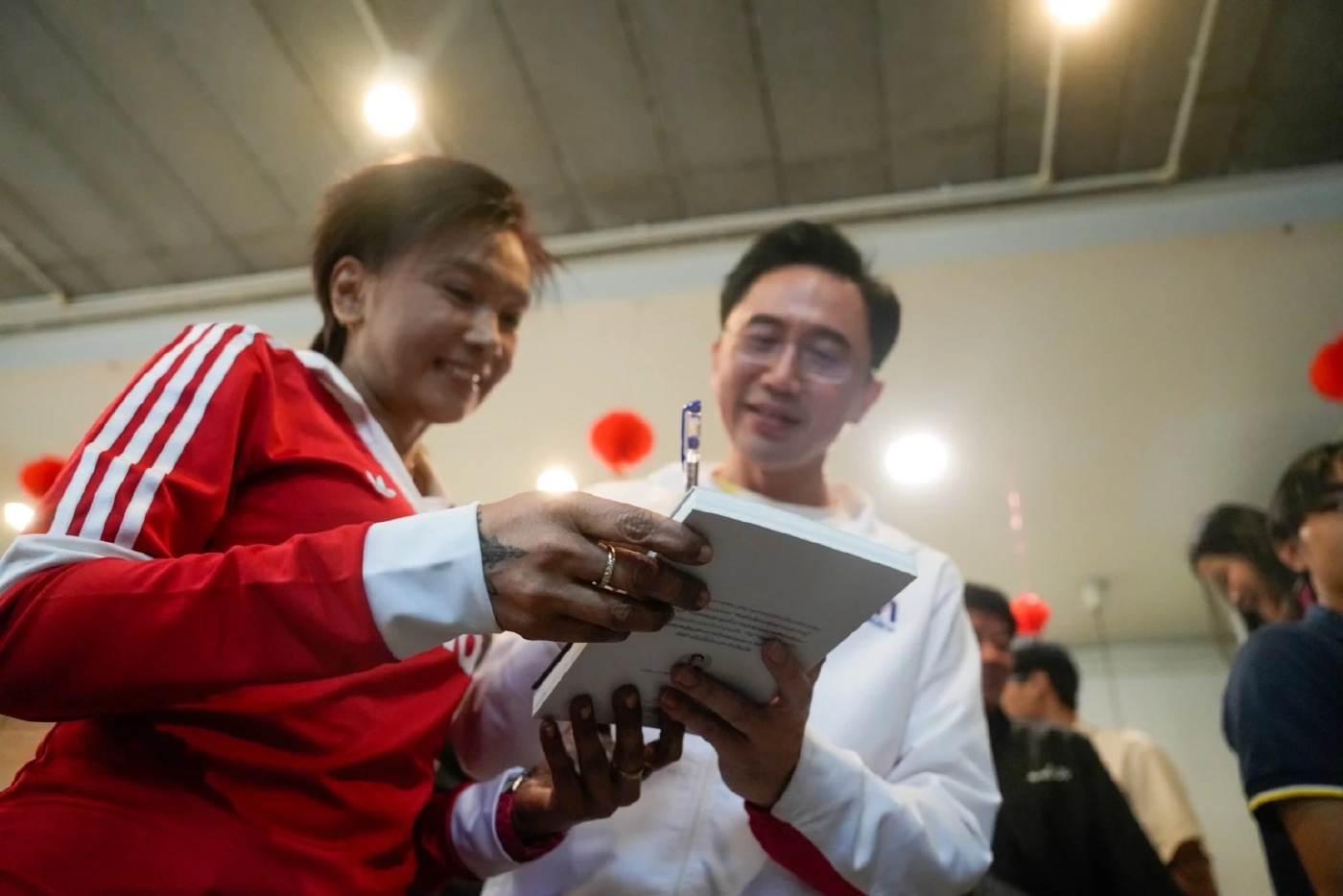 "ยศชนัน" ล้อมวงคุย "นักศึกษา ม.อุบลฯ" ลั่น คนอีสานต้องมีศักดิ์ศรี-เลิกโดนด้อยค่า กางแผนปั้นอุบลฯ