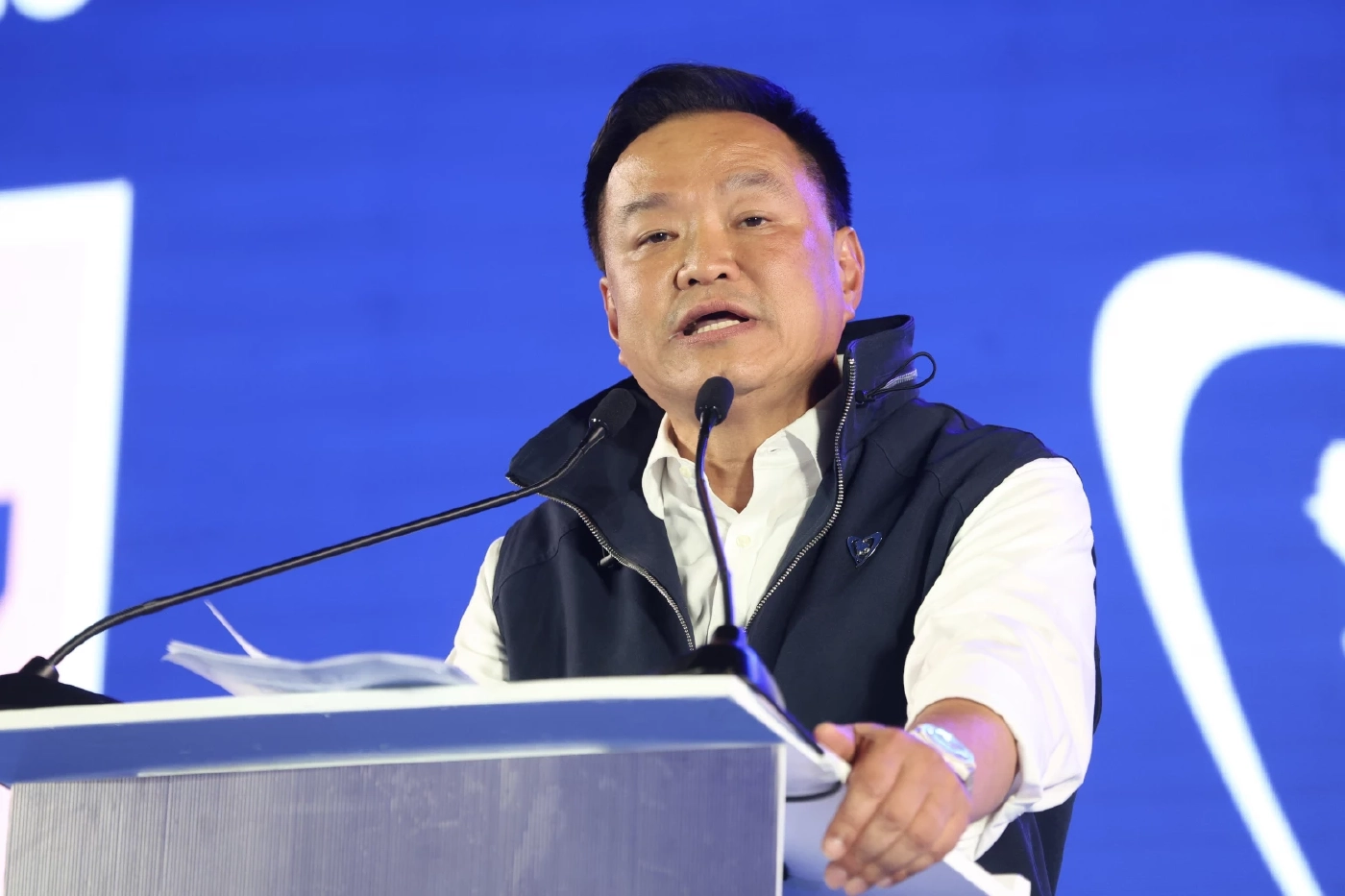 นายอนุทิน ชาญวีรกูล ในฐานะหัวหน้าพรรคภูมิใจไทย