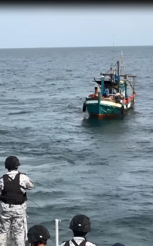 เปิดคลิป! ทัพเรือภาคที่ 1 รวบ "เรือประมงกัมพูชา" รุกน่านน้ำไทย