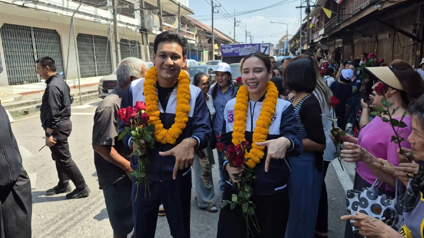 "ซาบีดา" ควง "มนัญญา" ลงพื้นที่หาเสียง "ทับสะแก-บางสะพาน"