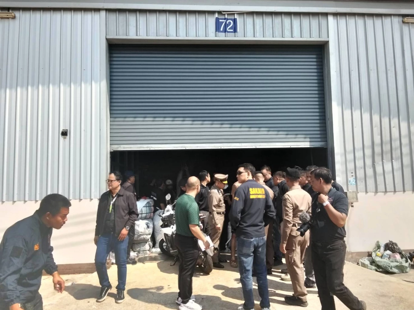 กกล.บูรพา สนธิกำลัง กสทช. บุกตรวจโกดังชายแดนสระแก้ว สกัดลอบปล่อยสัญญาณ