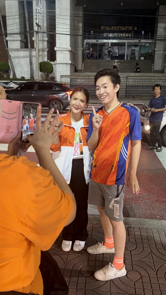 "ว่าที่ สส.เพชร วรรณิดา" หนึ่งเดียวที่ฝ่ากระแส “พลังเฮ้ง” ขอบคุณแฟนคลับส้ม ชลบุรี เขต 2