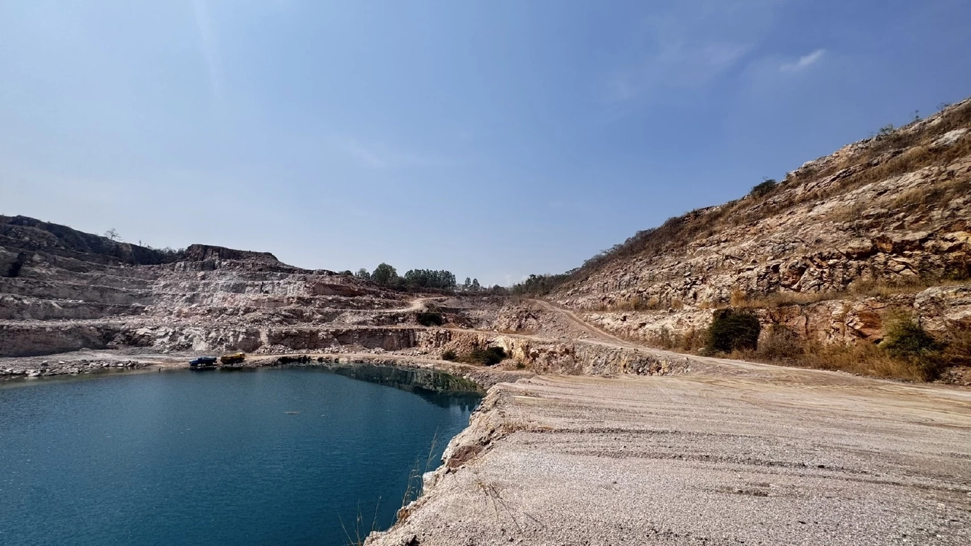 รมช.อุตฯ ไฟเขียวฟื้นฟู “เขาสามง่าม” เปลี่ยนเหมืองเป็นประโยชน์