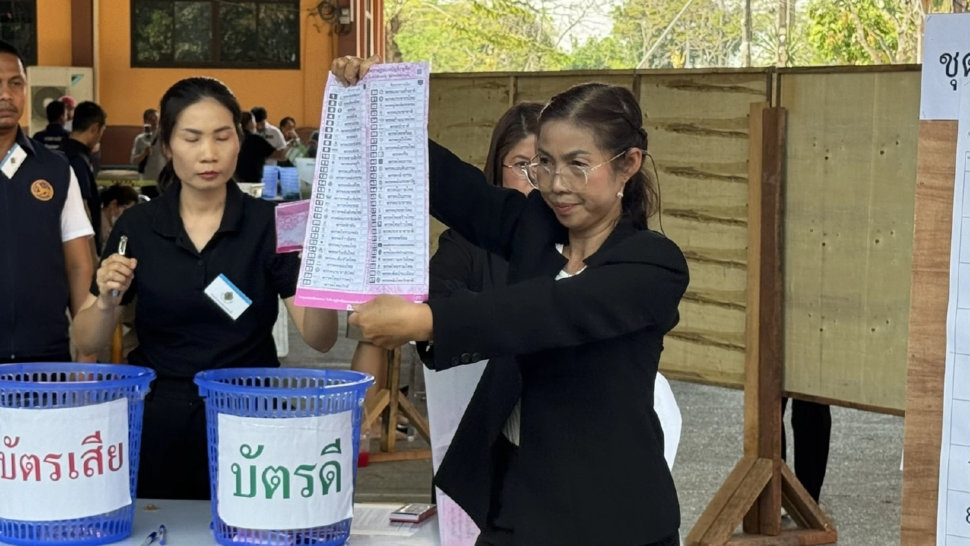 ผลนับใหม่ "พรรคส้ม" ทิ้งห่าง คู่เเข่ง ทั้ง 4 ชุด ด้าน ผู้สมัคร ปทุมเขต 7 พรรค ปชน. ชี้ นับใหม่ ตอกย้ำความกังขา