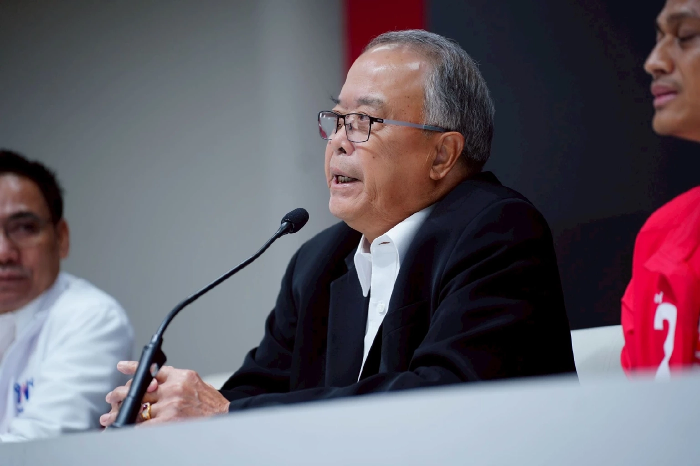 "เพื่อไทย" ตั้งโต๊ะแจงปม "คลิปเสียงนักการเมือง" อดีต สจ.ยัน อัดคลิปเองเป็นเสียงนักการเมืองจริง รับห่วงความปลอดภัย