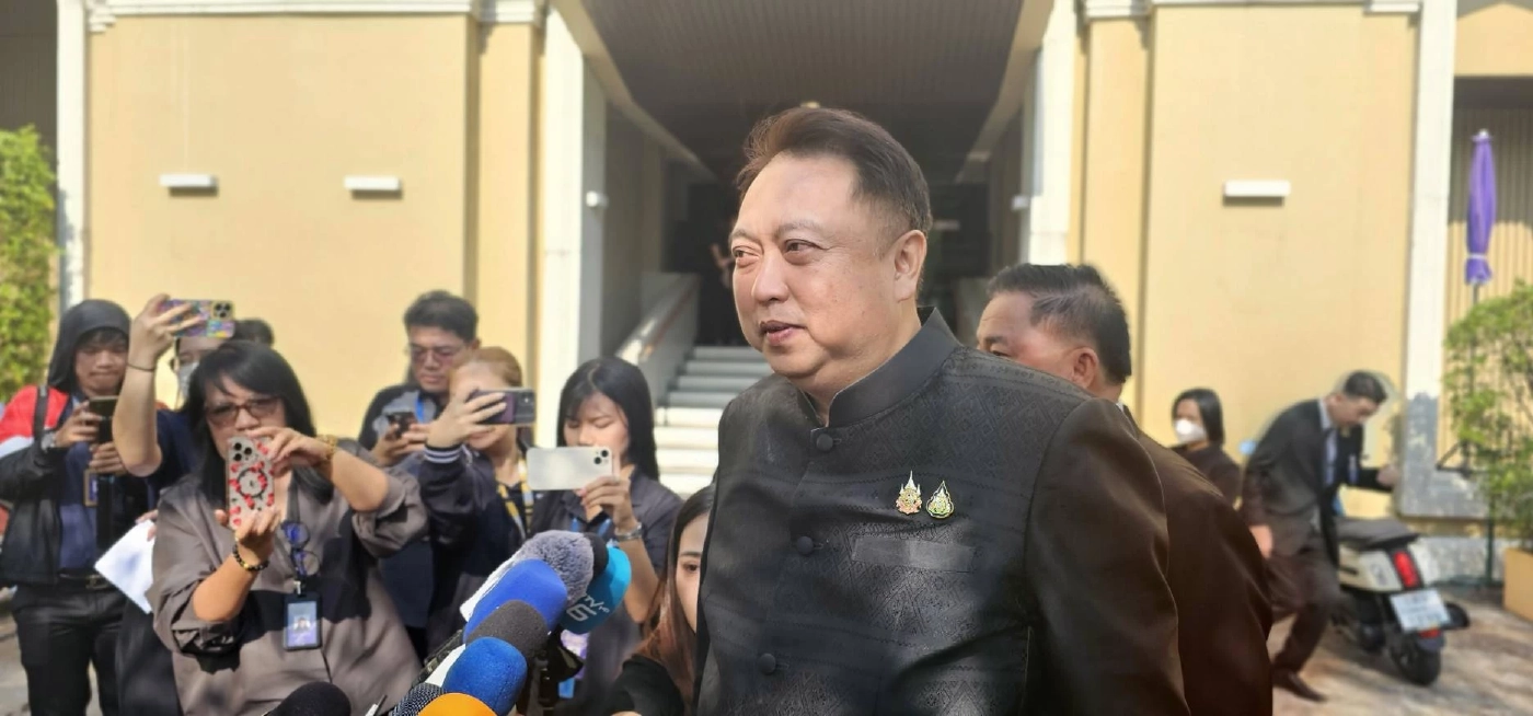 นายสุชาติ ชมกลิ่น รัฐมนตรีว่าการกระทรวงทรัพยากรธรรมชาติและสิ่งแวดล้อม 