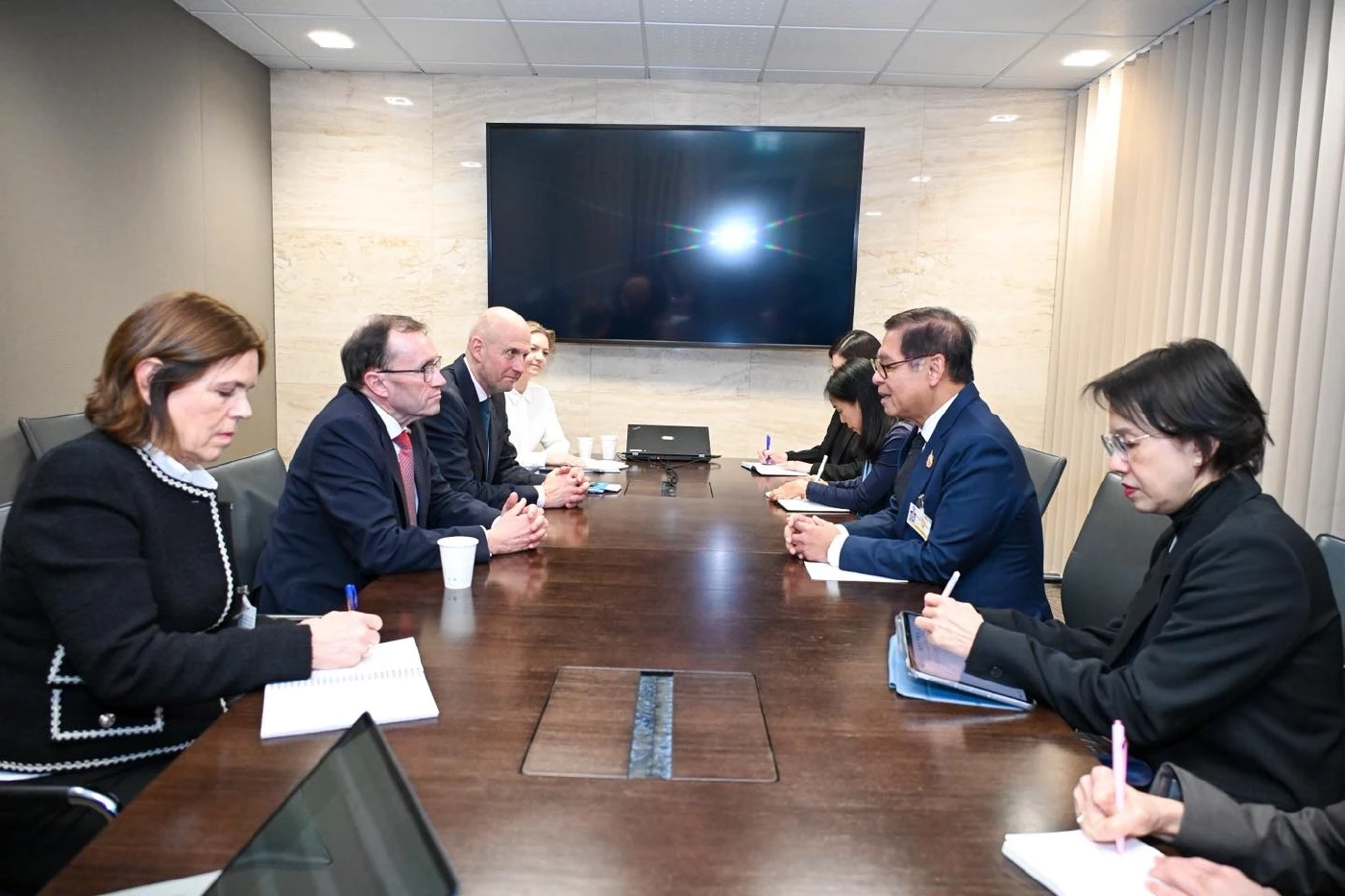 “สีหศักดิ์” เดินสายเยือนยุโรปแจงนานาชาติ-ย้ำไทยรักษาสันติภาพ