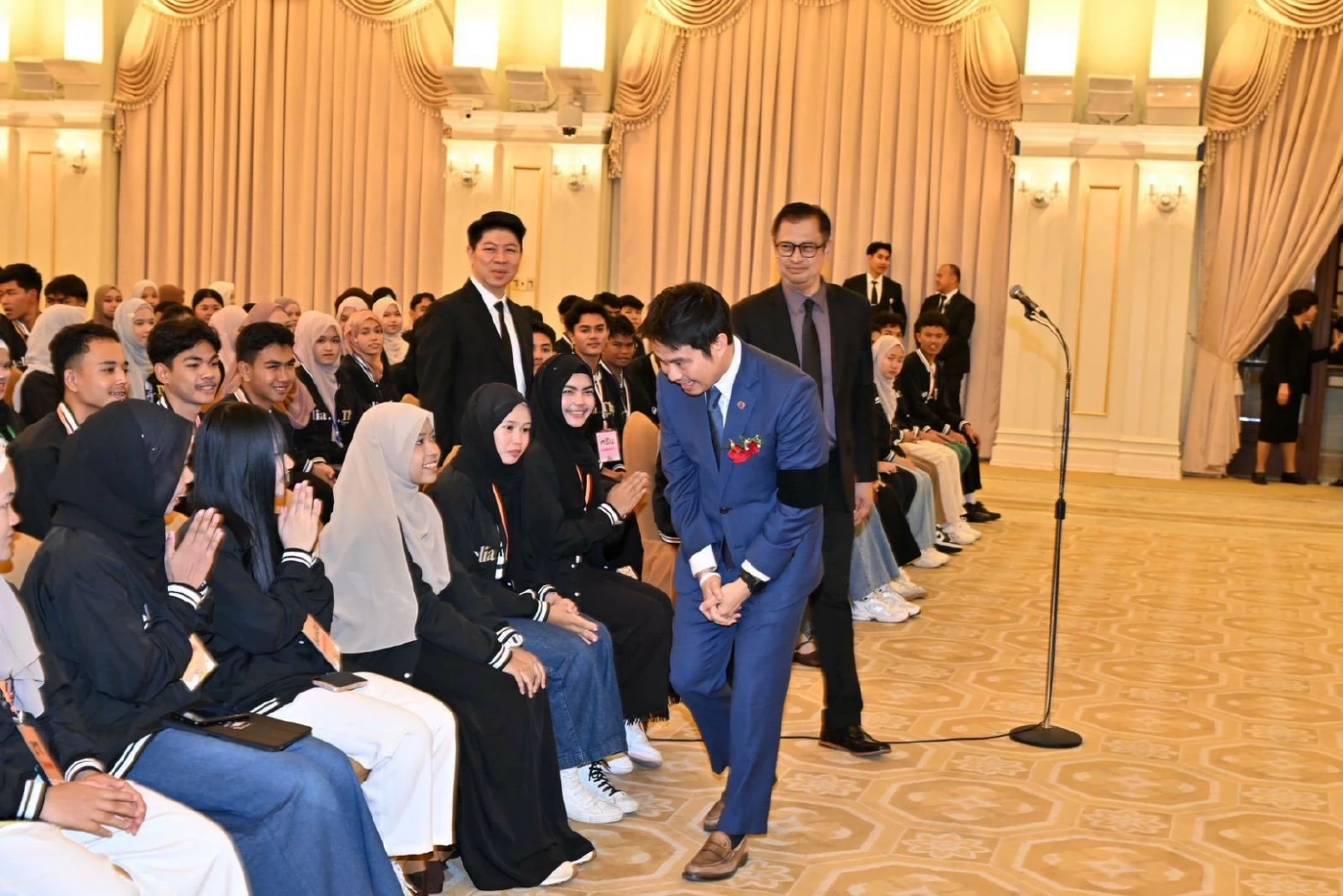 นายกฯ เปิดทำเนียบฯรับ “เยาวชนไทย หัวใจเดียวกัน” รุ่นที่ 10 ดูงาน