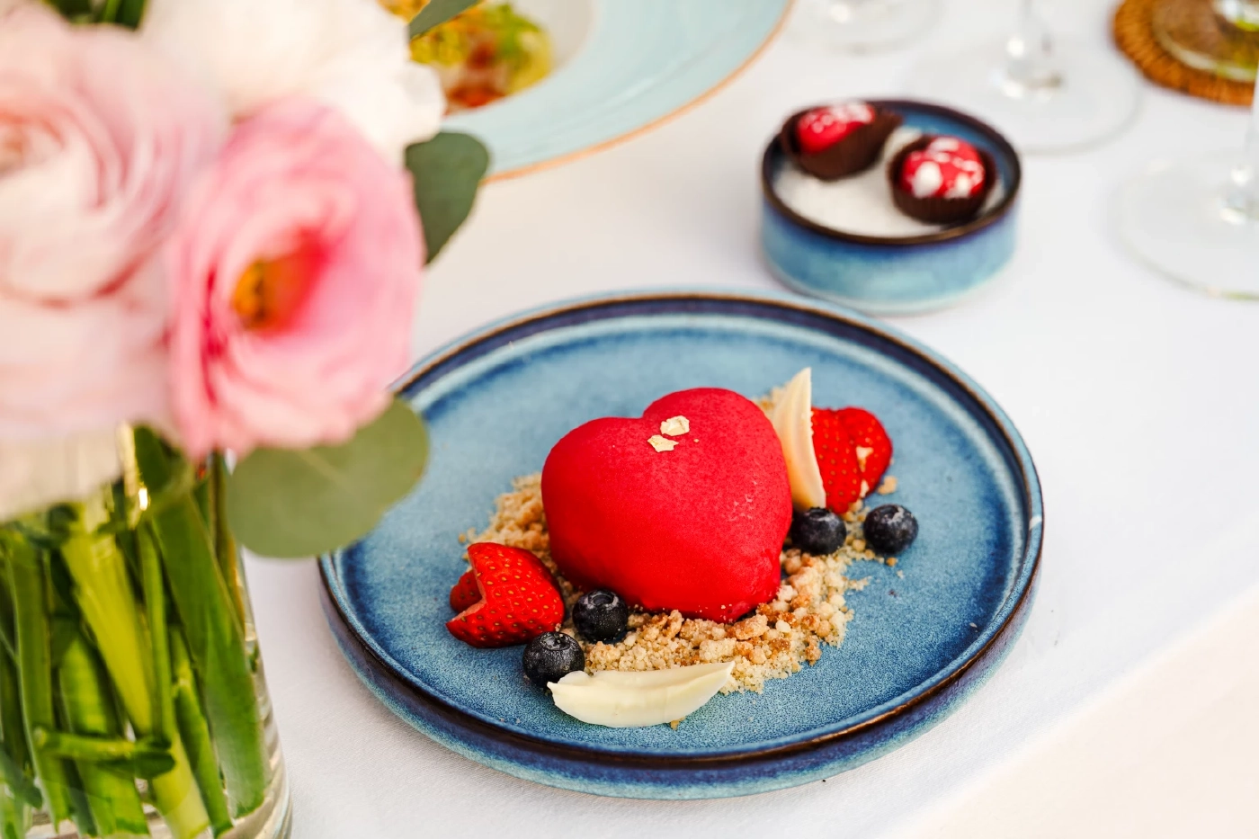 ดื่มด่ำไปกับมื้อค่ำแสนโรแมนติกและสัมผัสประสบการณ์สปาสุดผ่อนคลาย ณ เดอะ นาคา ไอแลนด์ ภูเก็ต