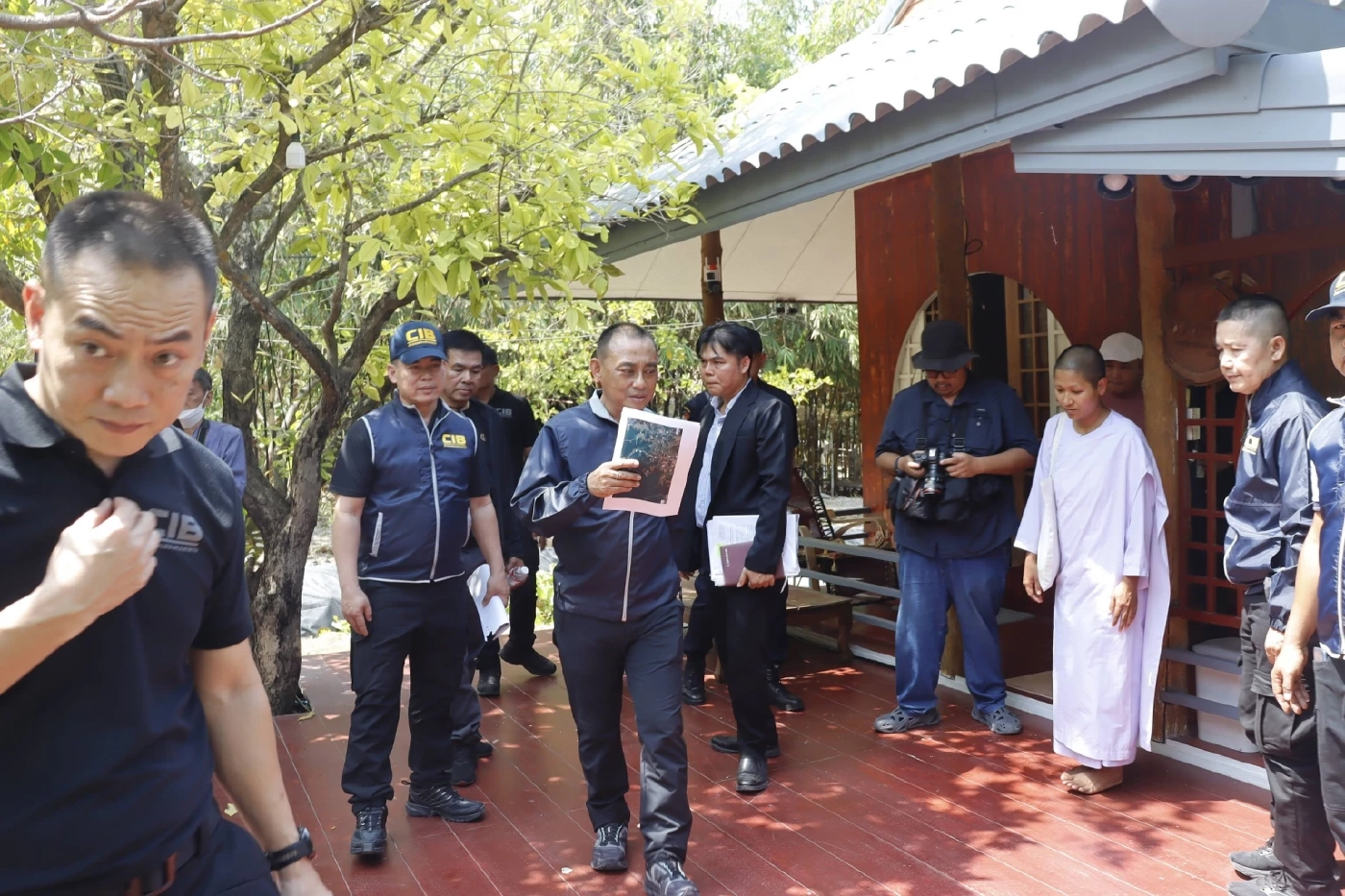 บุกค้นวัดป่าชนะใจ พบถางป่า-ครอง ส.ป.ก. 2 พันไร่ สร้างบ้านขายหลังละ 5 แสน