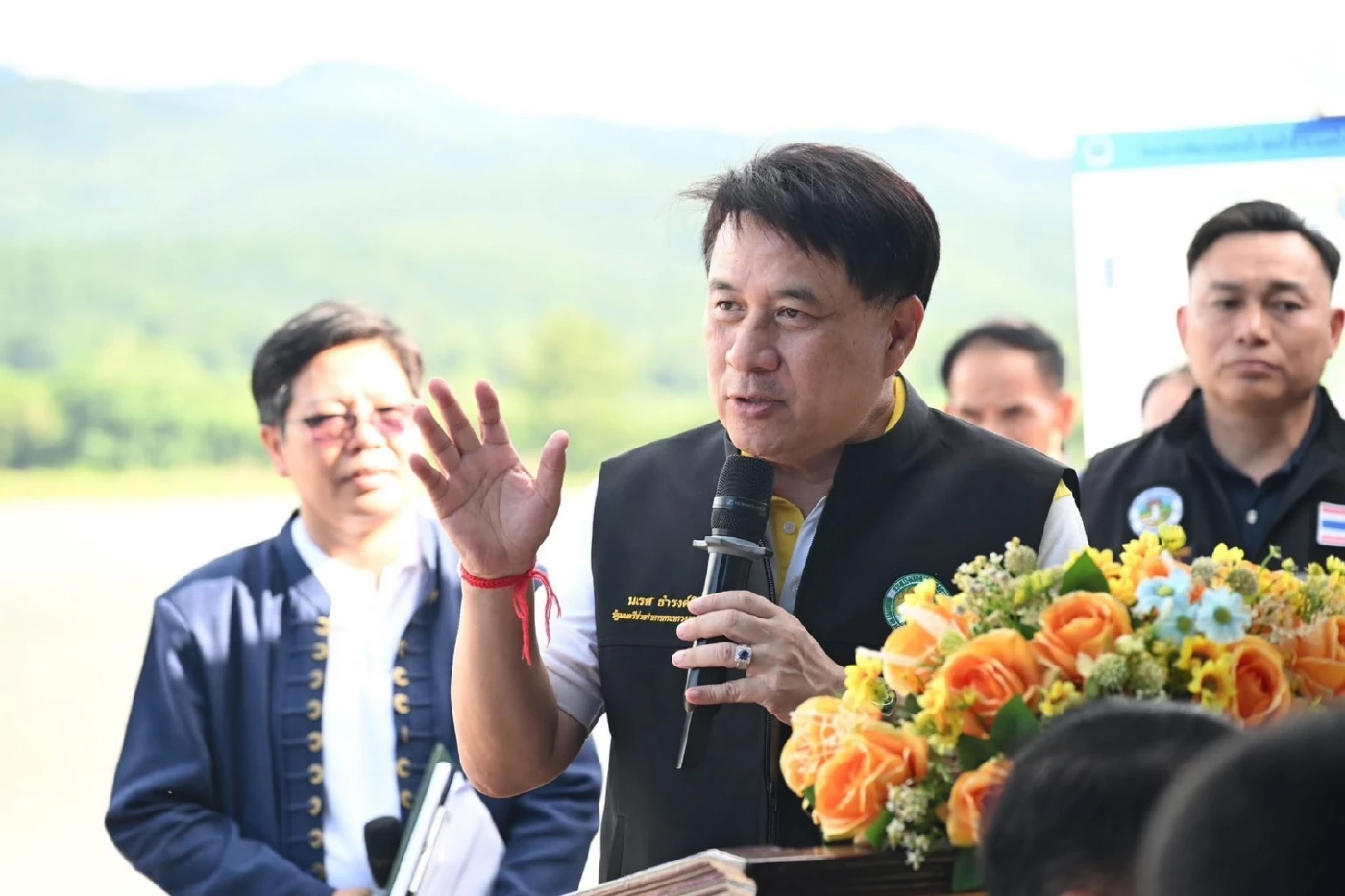  นเรศ ธำรงค์ทิพยคุณ