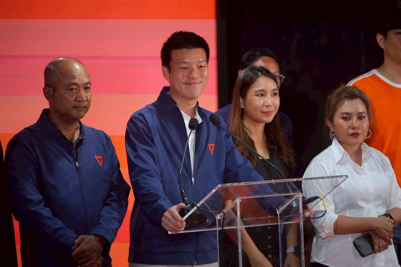 “เท้ง” ย้ำ ปชน.เคารพระบบรัฐสภาไม่ตั้งรัฐบาลแข่ง “ภูมิใจไทย”