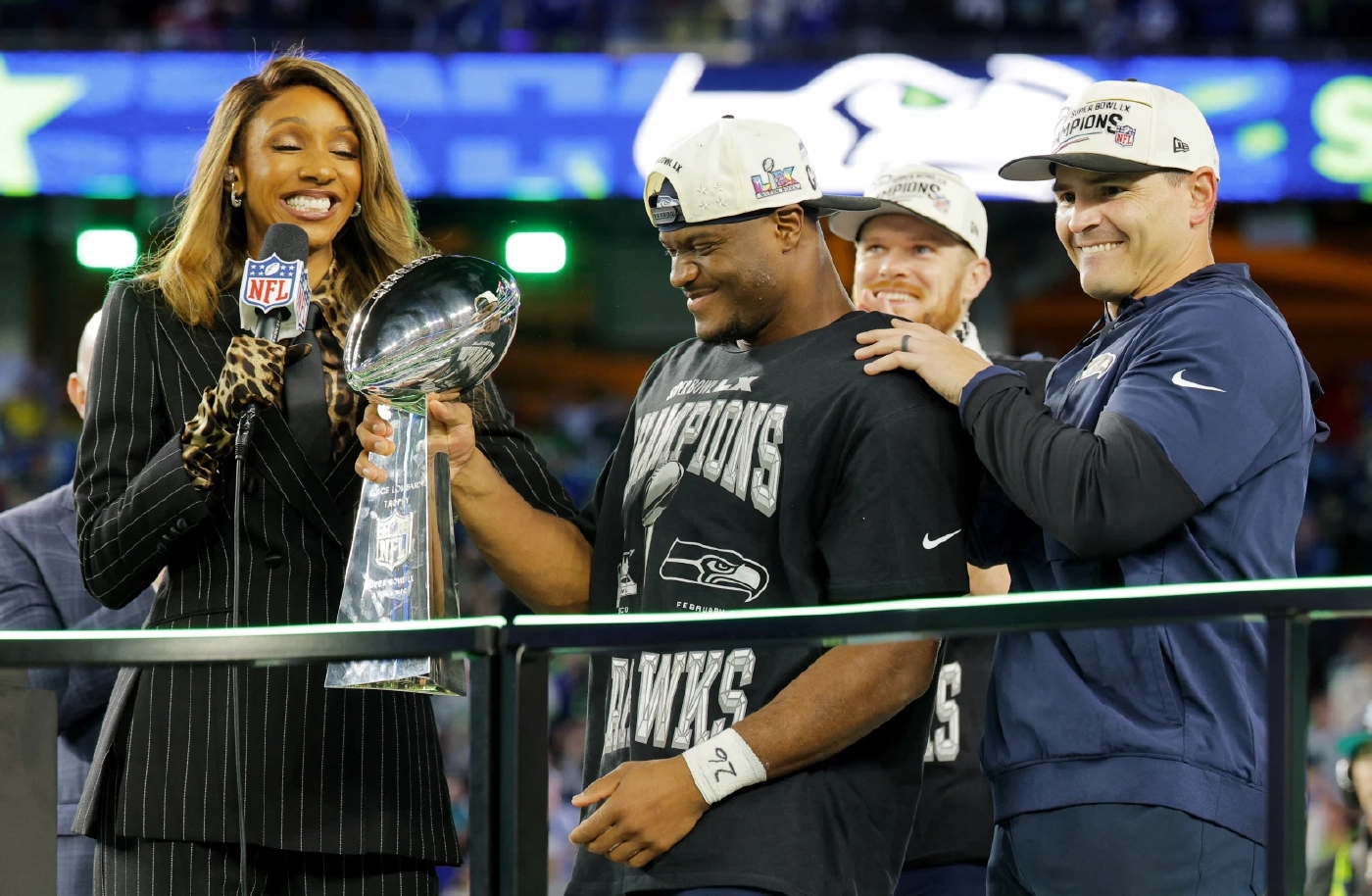 ซีฮอว์กส์ขยี้เพเทรียตส์ 29-13 ผงาดแชมป์ซูเปอร์โบวล์สมัยที่ 2