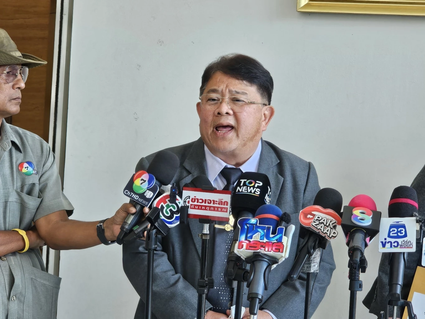 สาวยื่นร้อง "สภาทนายความ" ถอนใบอนุญาต "ทนายความ" แอบถ่ายในห้องน้ำปั๊ม