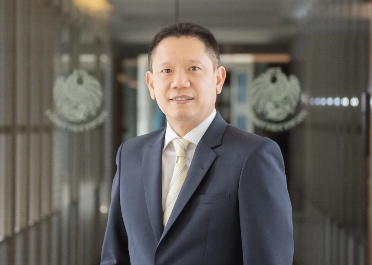 ลวรณ แสงสนิท ปลัดกระทรวงการคลัง