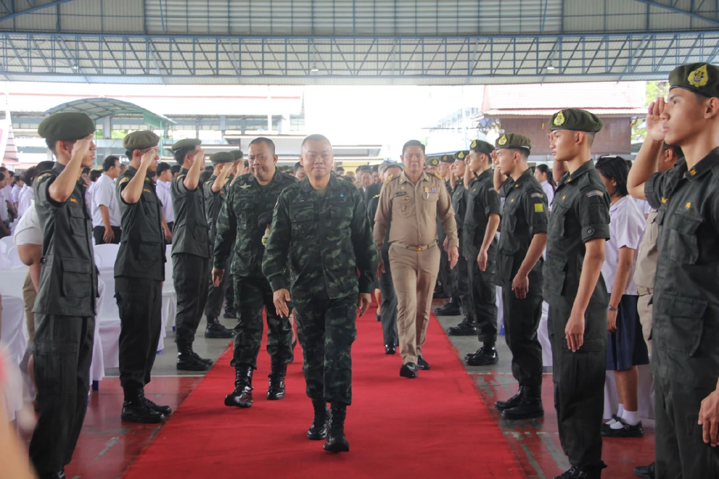 “บิ๊กกุ้ง” บรรยายพิเศษ นักเรียน บ.พ.ปลูกฝังรักชาติ ศาสนา พระมหากษัตริย์