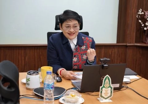 ดร.ถวิลวดี บุรีกุล รองเลขาธิการสถาบันพระปกเกล้า 