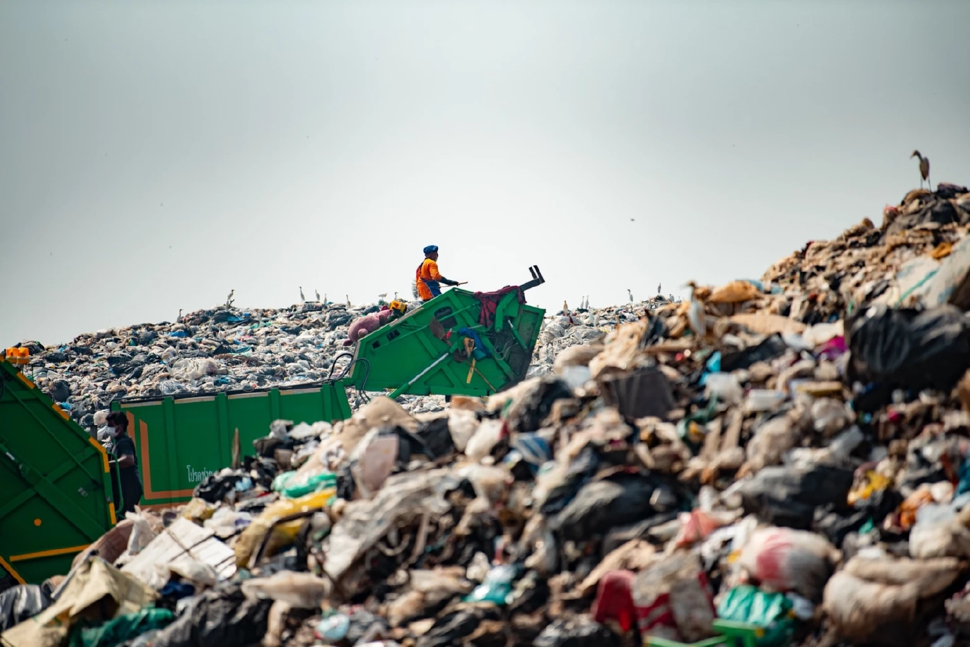 รมช.อุตฯ ปิดตำนาน 20 ปี บ่อขยะเถื่อน-จัดระเบียบทั่วประเทศ