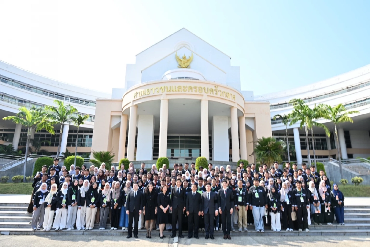 อธิบดีศาลอาญาเปิดบัลลังก์รับ เยาวชนไทย หัวใจเดียวกัน รุ่นที่ 10